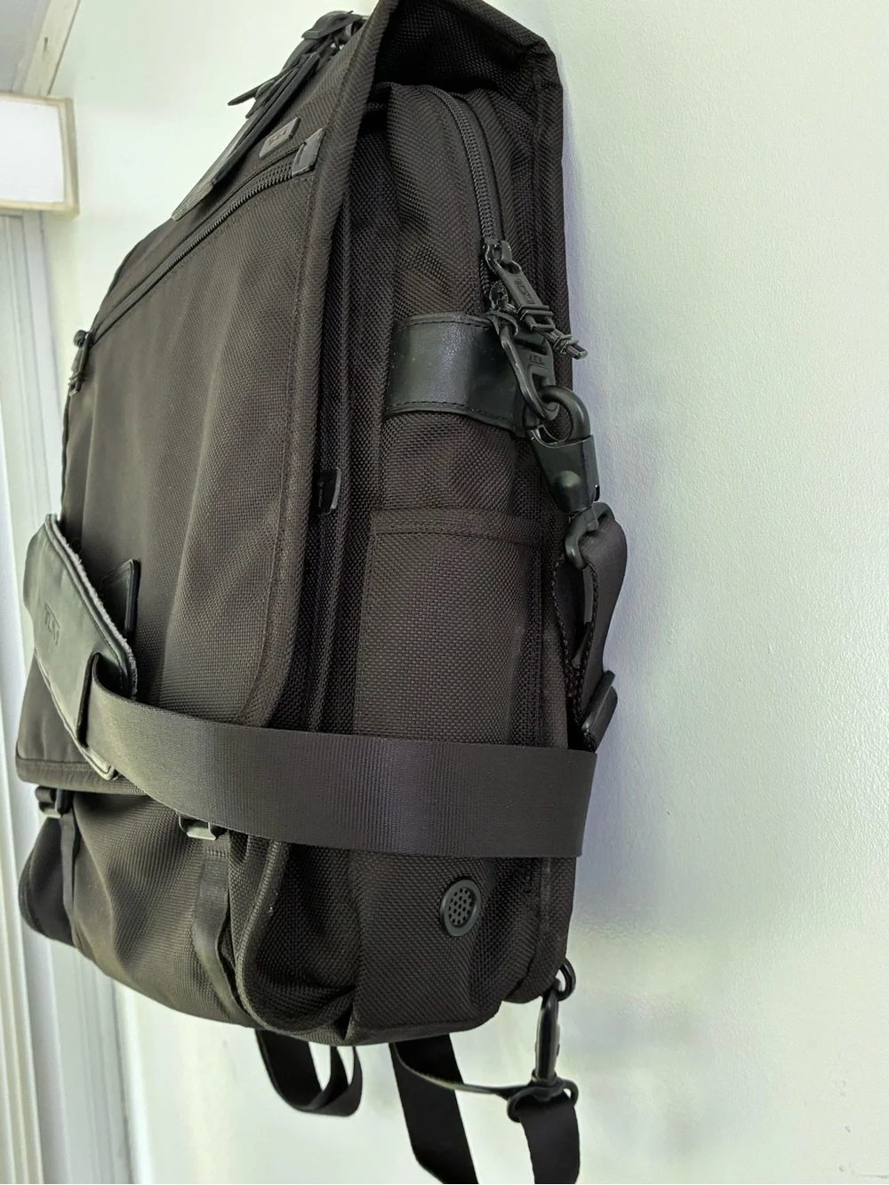 Tumi Black Nylon Convertible Backpack Shoulder Strap Messenger Bag